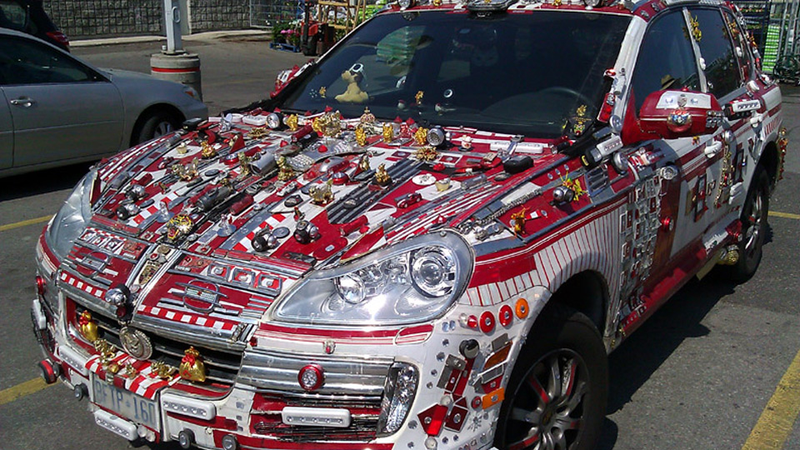 Illustration for article titled Canadian Cayenne Copiously Covered In Crap